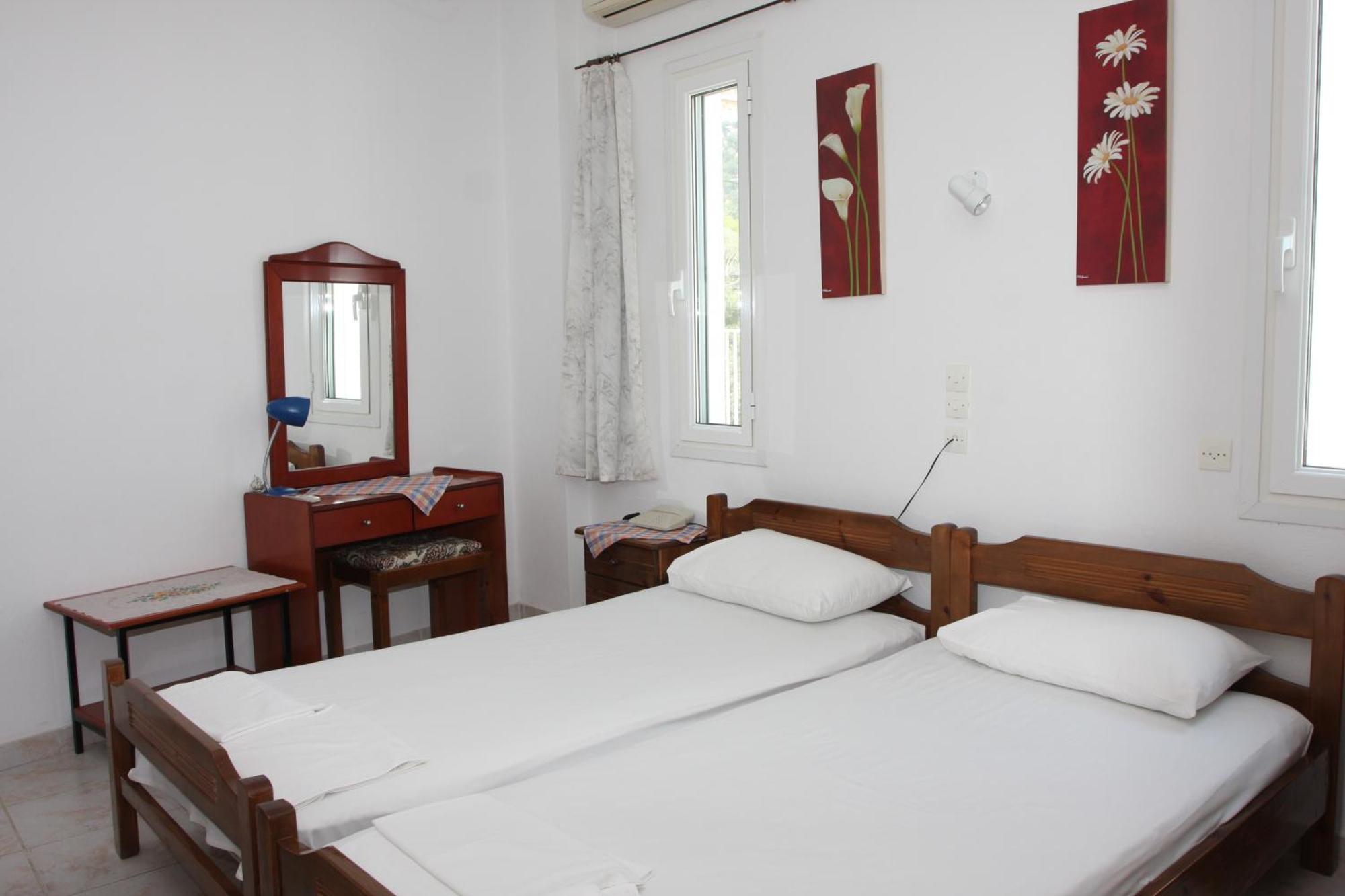 Akrogiali Hotel Plomari Exterior photo
